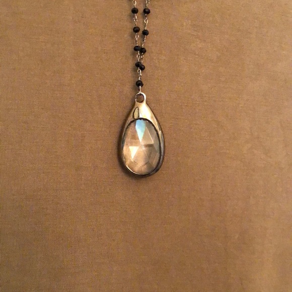 Black beaded necklace with clear pendant - Picture 5 of 5